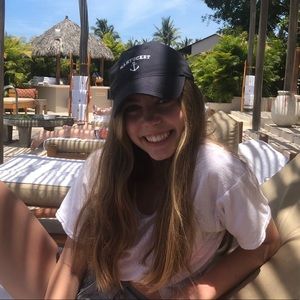 Meet your Posher, Ava